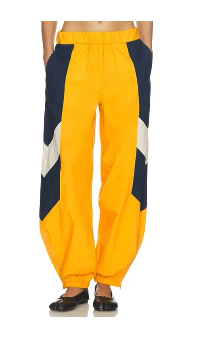 Mother The Home Stretch Sneak Pants In Yellow