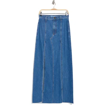 Mother The Lickity Split Fray Denim Skirt In Yummy