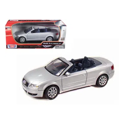 Motormax 1 By 18 2004 Audi A4 Convertible Diecast Model Car, Silver In Metallic