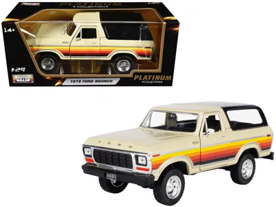 Motormax 1978 Ford Bronco Custom Cream With Stripes And Black Top "platinum Collection" Series 1/24 Diecast In Yellow