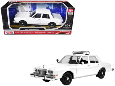 Motormax 1986 Dodge Diplomat Police Car Unmarked White "custom Builder's Kit" Series 1/24 Diecast Model Car B
