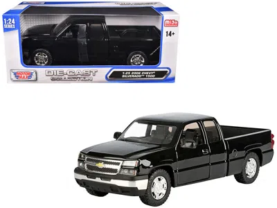 Motormax 2006 Chevrolet Silverado 1500 Pickup Truck Black "die-cast Collection" Series 1/25 Diecast Model Car