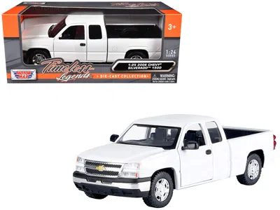 Motormax 2006 Chevrolet Silverado 1500 Pickup Truck White "timeless Legends" Series 1/25 Diecast Model Car By