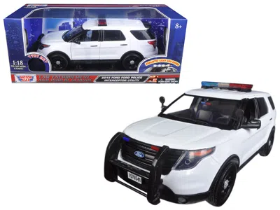 Motormax 2015 Ford Police Interceptor Utility White With Flashing Light Bar And Front And Rear Lights And 2 S