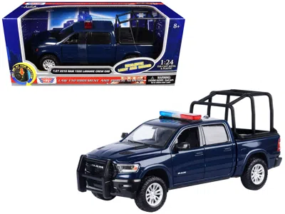 Motormax 2019 Ram 1500 Laramie Crew Cab Pickup Truck With Bed Cage Dark Blue With Flashing Light Bar And Fron