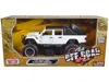 Motormax 2021 Jeep Gladiator Rubicon Off-road Pickup Truck White With Black Top "off Road" Series 1/27 Diecas