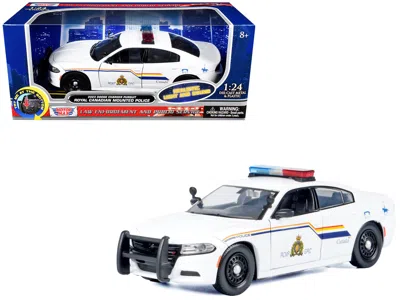 Motormax 2023 Dodge Charger Pursuit Police Car "royal Canadian Mounted Police (rcmp)" White With Flashing Lig