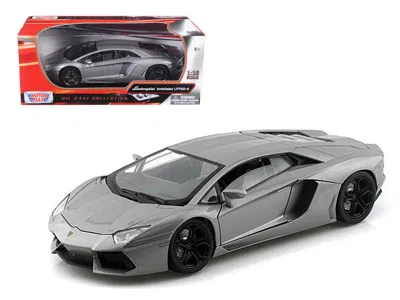 Motormax Lamborghini Aventador Lp700-4 Gray Metallic 1/18 Diecast Model Car By