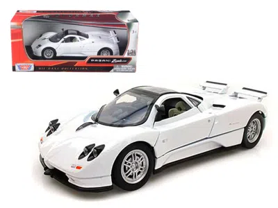 Motormax Pagani Zonda C12 Model Car, White