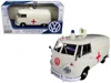 Motormax Volkswagen Type 2 (t1) Ambulance Cream 1/24 Diecast Model By