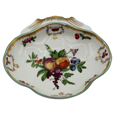 Pre-owned Mottahedeh Duke Of Gloucester Pattern Porcelain Shell-shaped Sweetmeat Dish, Circa 2000 In Gray