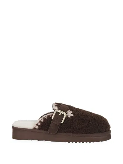 Mou Curly Buckle-fastening Slippers In Multi