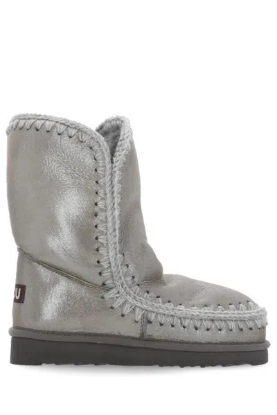 Mou Eskimo 18 Crochet-trim Metallic-leather Boots In Grey