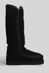 Mou Eskimo 40 Low Heels Boots In Black Suede In Black