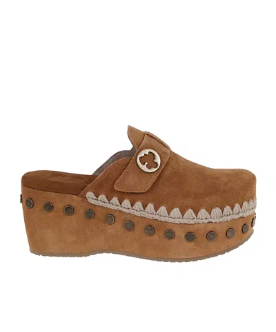 Mou Studded Platform Clogs In Brown