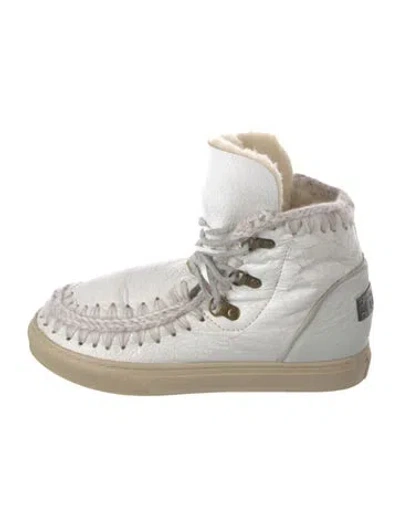 Pre-owned Mou Leather Fur Trim Sneakers In White