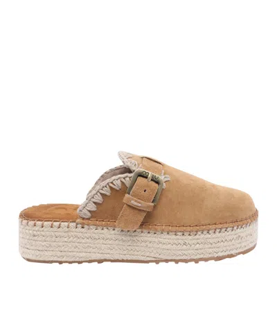 Mou Side Buckle Mules In Brown