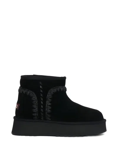 Mou Round-toe Platform Boots In Black