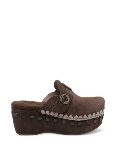 Mou Round-toe Studded Clogs In Brown