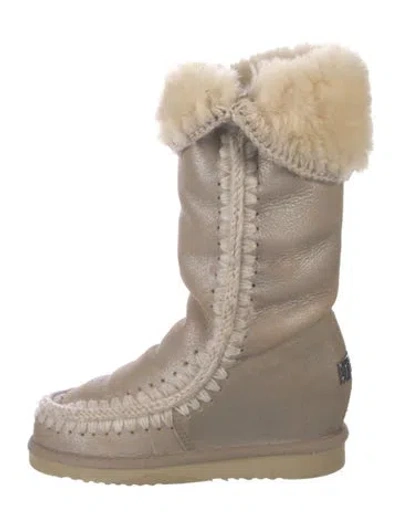 Pre-owned Mou Shearling Boots In Neutral