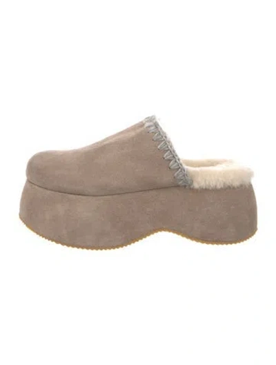 Pre-owned Mou Suede Flats In Neutral