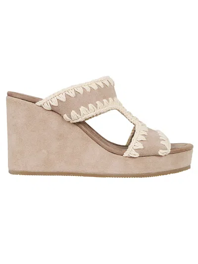 Mou Wedge Plain Suede In Psan Pink Sand