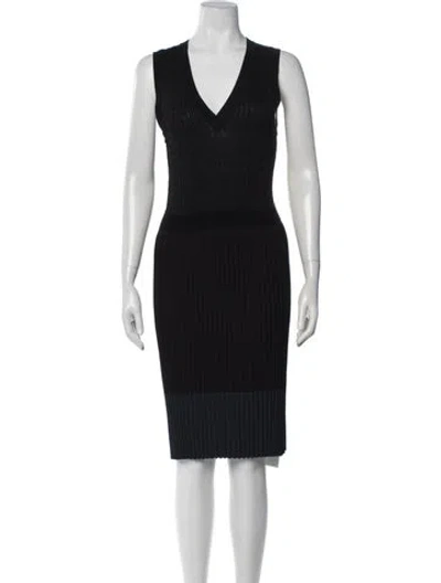 Pre-owned M.patmos V-neck Knee-length Dress In Black
