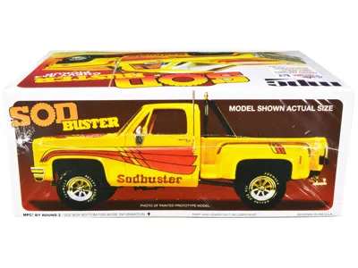Mpc Skill 2 Model Kit 1981 Chevrolet 4x4 Stepside Pickup Truck "sod Buster" 1/25 Scale Model By