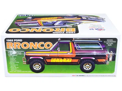 Mpc Skill 2 Model Kit 1982 Ford Bronco 1/25 Scale Model By