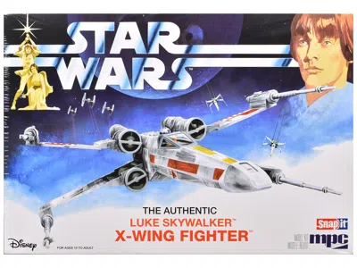 Mpc Skill 2 Snap Model Kit Luke Skywalker X-wing "star's: A New Hope" (1977) Movie 1/63 Scale Model By M In Multi