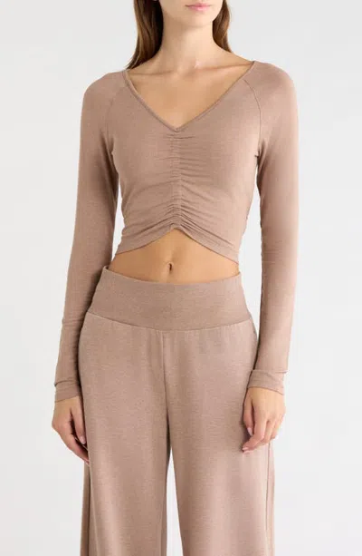 Mpg Breeze Ruched Long Sleeve Top In Brown