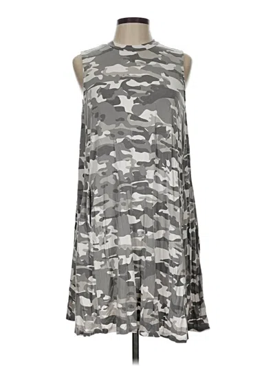 Pre-owned Mud Pie Casual Dress In Gray