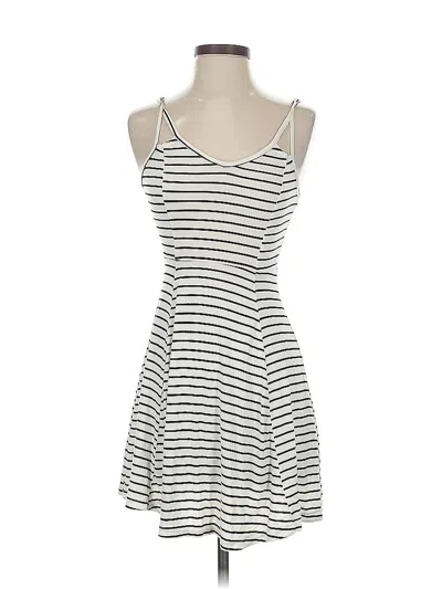 Pre-owned Mudd Casual Dress In White