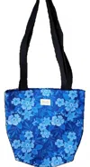 Muddy Carrots Women's Garden Tote Bag In Blue Floral