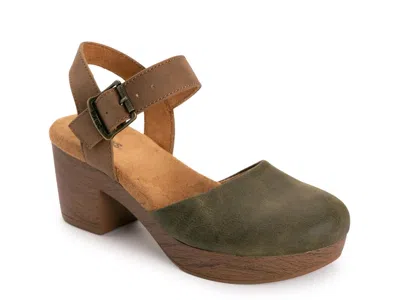 Muk Luks Merritt Platform Sandal In Green