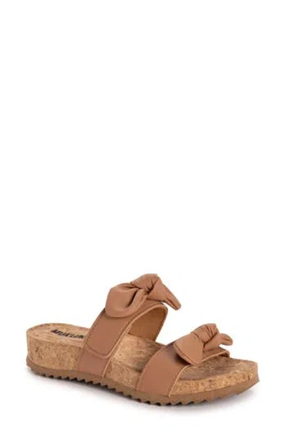 Muk Luks Posie Platform Sandal In Tan Nappa