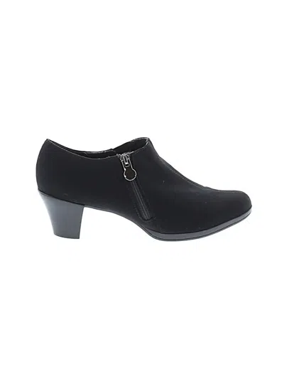 Pre-owned Munro American Ankle Boots In Black
