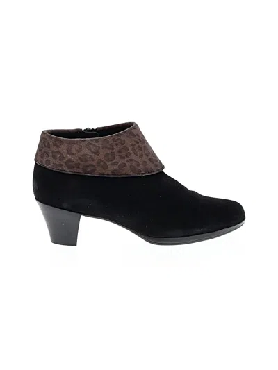 Pre-owned Munro American Ankle Boots In Black