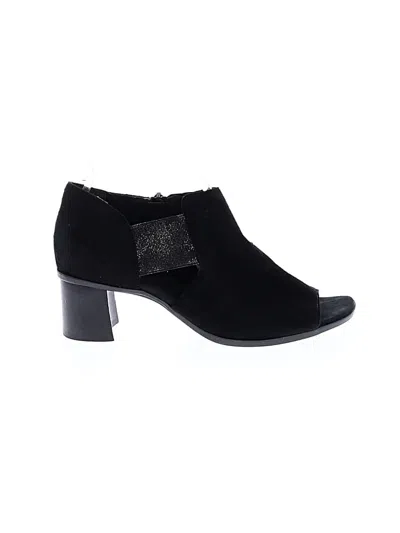 Pre-owned Munro American Ankle Boots In Black
