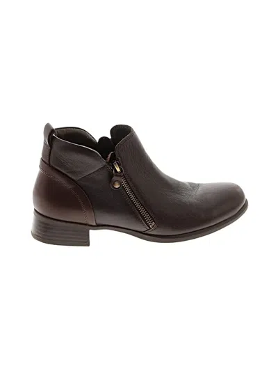 Pre-owned Munro American Ankle Boots In Brown