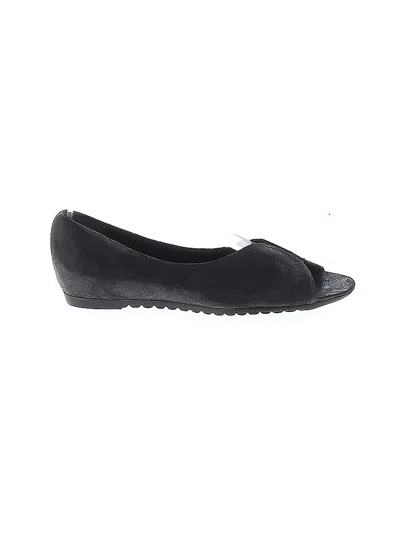Pre-owned Munro American Flats In Black
