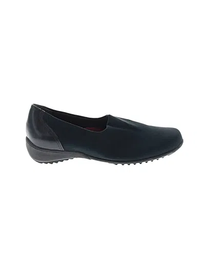 Pre-owned Munro American Flats In Black