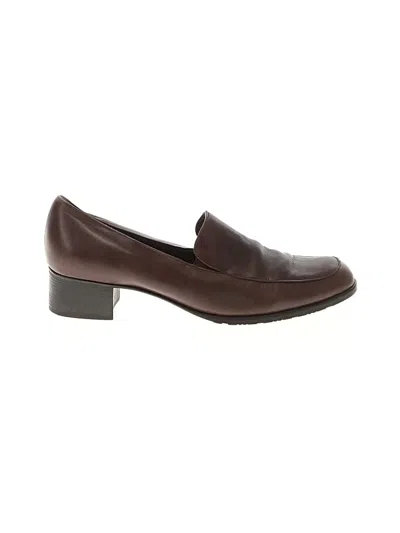 Pre-owned Munro American Flats In Brown