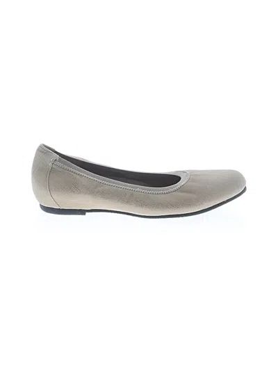Pre-owned Munro American Flats In Brown