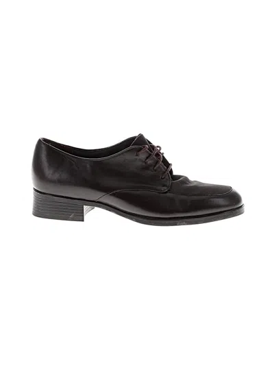 Pre-owned Munro American Flats In Burgundy