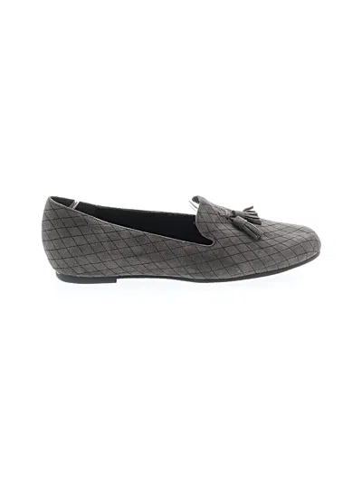 Pre-owned Munro American Flats In Gray