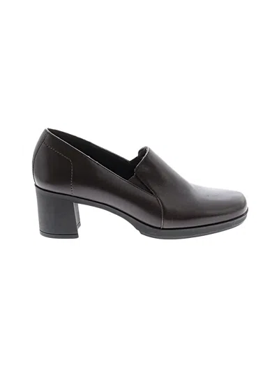 Pre-owned Munro American Heels In Black