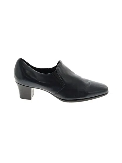 Pre-owned Munro American Heels In Black