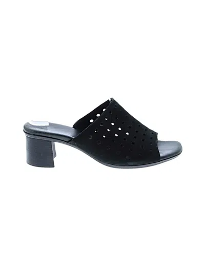 Pre-owned Munro American Sandals In Black