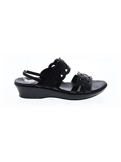 Pre-owned Munro American Sandals In Black